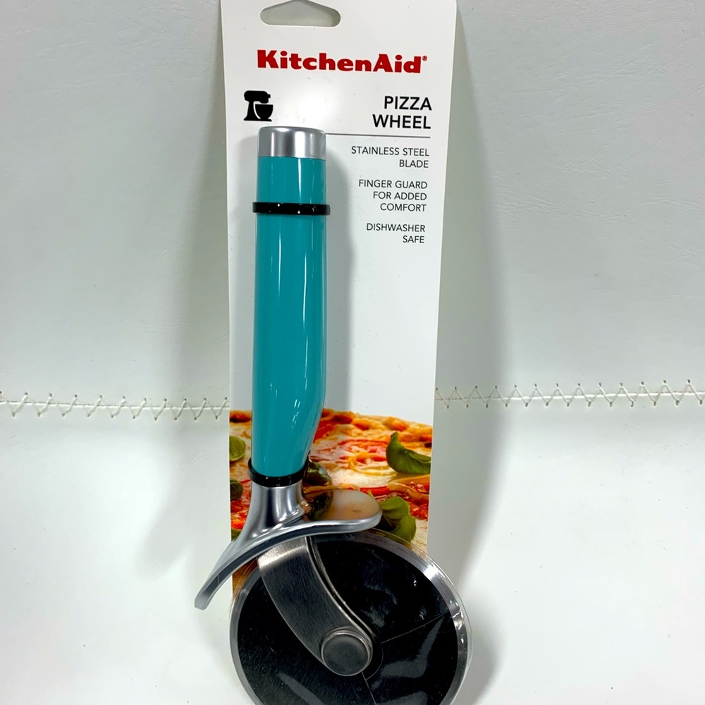 KitchenAid Turquoise Pizza Cutter New - Picture 1 of 3